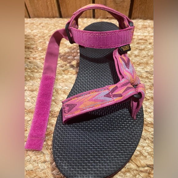 Teva Sandals for Women Sz 7 - Picture 3 of 7